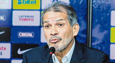 Franco Navarro rompe su silencio y da firme respuesta a los reclamos de Universitario: "Llanto..."