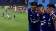 ¡El capitán! Yoshimar Yotún agarró el balón y de penal marcó el 1-0 de Sporting Cristal