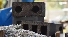 Ni arcilla, ni concreto: las casas del futuro serán hechas de un material reciclado más barato y resistente al calor extremo