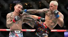 Charles Oliveira venció Max Holloway y se quedó con el cinturón de la BMF en el UFC 326