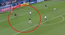 Era el gol del triunfo: Gassama dejó solo a Martín Pérez Guedes y este falló frente al arco