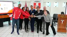 ¡Unidos por el deporte! Renzo Manyari y Cecilia Tait entregaron beca olímpica a la dupla de voleibol playa