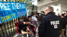 ALERTA MÁXIMA en EE. UU.: inmigrantes denuncian haber sido RETENIDOS durante días en una oficina del ICE en Miami bajo CONDICIONES "HORRENDAS"