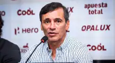 Fabián Bustos firmó contrato con Universitario: todos los detalles del nuevo DT de los cremas