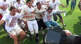 Play Off 2013: Jugadores de Universitario se tiraron al suelo para besar la Copa [VIDEO]