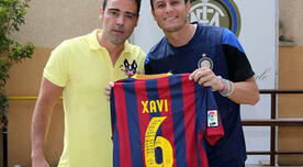 Barcelona: Xavi Hernández obsequió su camiseta a Javier Zanetti