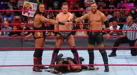 WWE Raw: The Miz y sus secuaces masacraron a Roman Reigns e hicieron el símbolo de The Shield [VIDEO]