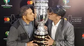 Héctor Chumpitaz y Sotil tuvieron emotivo reencuentro con el trofeo de la Copa América [FOTOS]