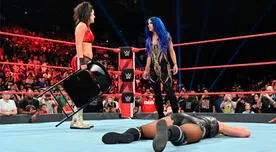 WWE RAW: Bayley enloquece y junto a Sasha Banks destruyen a Becky Lynch [VIDEO]