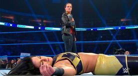WWE: Shayna Baszler de NXT invade SmackDown y ataca a Bayley camino a Survivor Series [VIDEO]