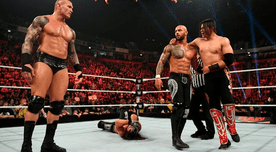 WWE Raw: Randy Orton, Ricochet y Carrillo acabaron con AJ Styles y The OC en la lucha estelar
