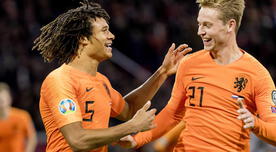 Georginio Wijnaldum y Frenkie de Jong, y su festejo en la victoria de Holanda que da la vuelta al mundo 