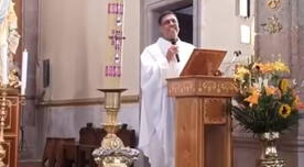 Sacerdote interrumpe misa porque recibe una llamada del Papa Francisco [VIDEO]