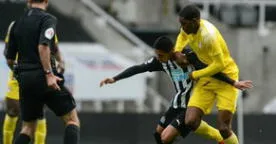Rodrigo Vilca lució la "10" de Newcastle sub 23 en victoria ante Fulham
