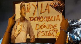 Peruanos usan frases célebres de futbolistas para protestar contra Merino - Fotos