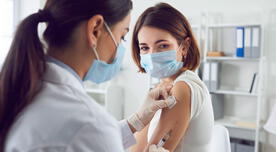 Mujeres reportan agrandamiento senos tras aparente efecto de la vacuna Pfizer