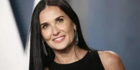 Demi Moore posa en ropa interior y sorprende con su espectacular figura