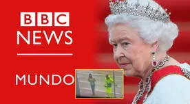 La BBC informaba sobre la reina Isabel II y cámara captó a dos trabajadores bailando Fornite