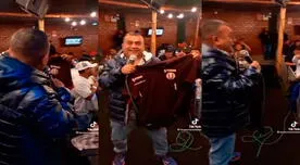 Tony Rosado al recibir camiseta de la 'U': "El mejor equipo, duela a quien le duela"