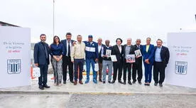 Exjugadores y dirigentes de Colo Colo se unieron a Alianza para inaugurar el Parque de la Memoria