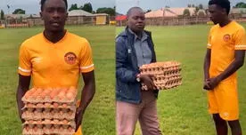 Insólito: futbolista africano es premiado con cajas de huevo por ser el 'Mejor del Partido'