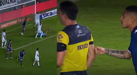 Guerrero recibió amarilla: no llegó al balón y 'rascó' al portero de Atlético Tucumán