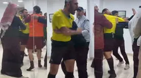 Árbitro y futbolistas de Al-Nasr casi se agarran a los golpes post partido - VIDEO