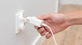 ¿Se conecta primero el adaptador o cable? Este error podría provocar un accidente ¿Se conecta primero el adaptador o cable? Este error podría provocar un accidente