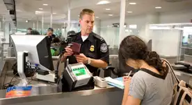 ALERTA residentes: Salir de EE. UU. con la Green Card vencida puede impedirte volver para siempre ALERTA residentes: Salir de EE. UU. con la Green Card vencida puede impedirte volver para siempre