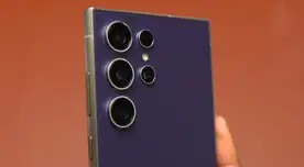 Este Samsung de TITANIO tiene cuádruple cámara que graba en 8K, chip Snapdragon 8 y funciones con IA