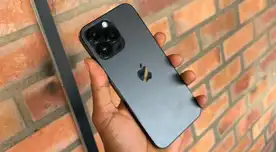 Este iPhone de 2022 no solo tiene pantalla OLED Super Retina, sus cámaras graban en 4K y ofrece rendimiento TOP