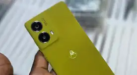 Motorola G85: ¿qué tanto cuesta en 2026 este Motorola de cuero con chip Snapdragon, selfie de 32MP y pantalla 120Hz?