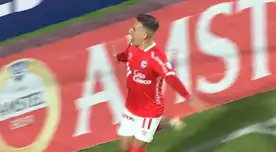 Neri Bandiera sacó un fuerte cabezazo para el 1-0 de Cienciano sobre Atlético Mineiro