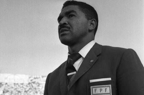 Marcos Calderón, único y último DT peruano en clasificar y jugar con Perú una Copa del Mundo. Marcos Calderón, único y último DT peruano en clasificar y jugar con Perú una Copa del Mundo.