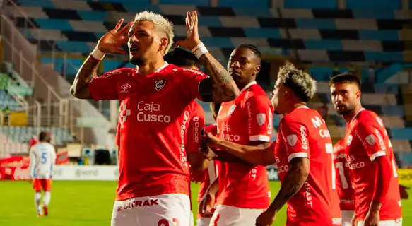 ¡El papá! Cienciano ganó 2-0 a Puerto Cabello y es líder de su grupo