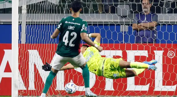 Conmebol filtró audios del VAR por polémico penal a Palmeiras contra Cristal