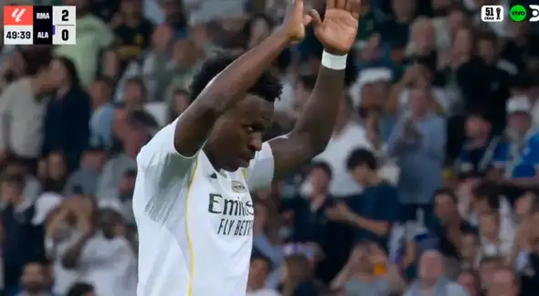 Vinícius anotó soberbio golazo y pidió perdón a los hinchas del Real Madrid tras ser pifeado