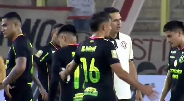 Jugadores de Universitario quedaron desconsolados tras perder ante Sullana en el Monumental