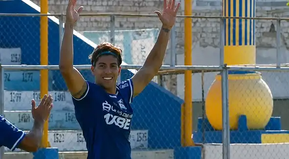 ¡Michael Hoyos no perdonó! El atacante apareció para poner el 1-1 de Sporting Cristal ante Alianza Atlético