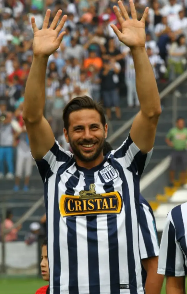 <strong>Claudio Pizarro</strong> <strong>Claudio Pizarro</strong>