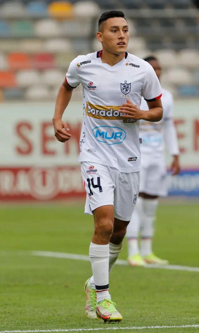 Axel Moyano con camiseta de San Martín Axel Moyano con camiseta de San Martín