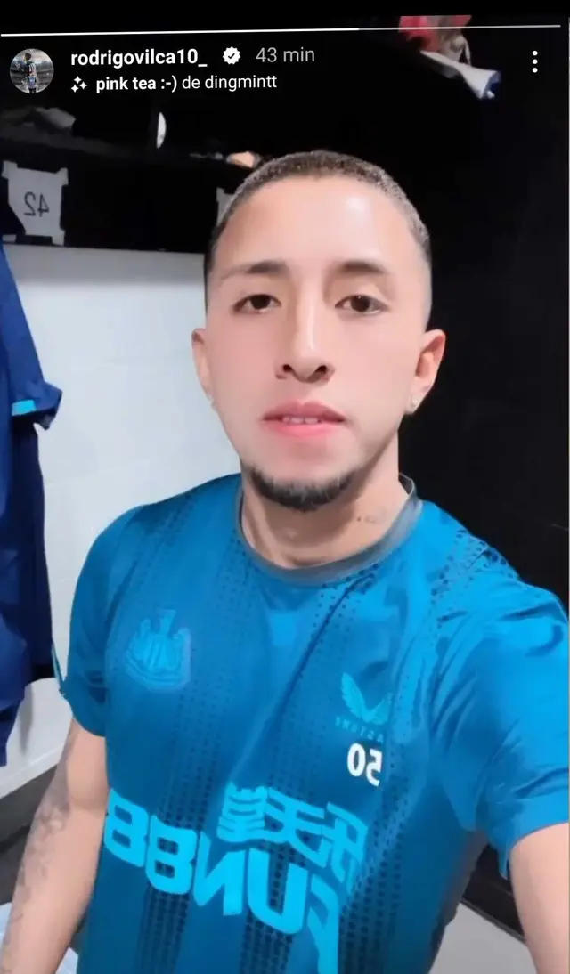 Rodrigo Vilca con Newcastle United.