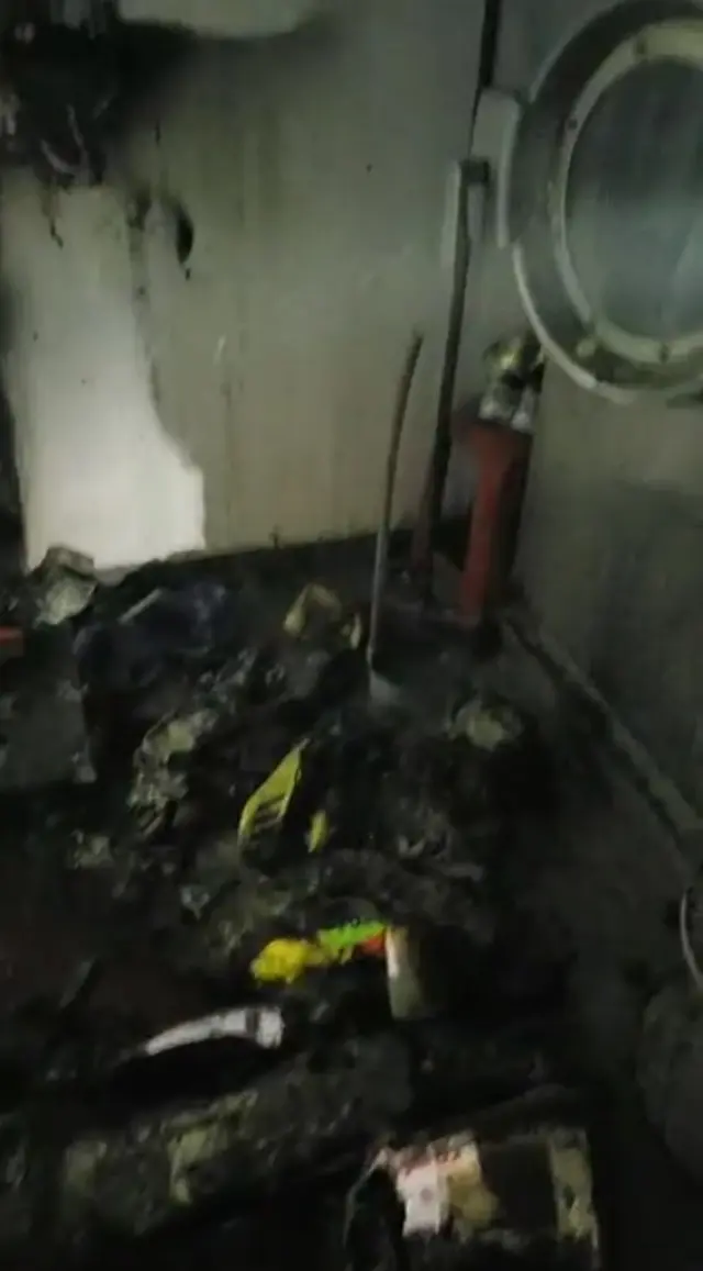 El fuego consumió la lavandería de Matute y no se extendió a otras zonas. 