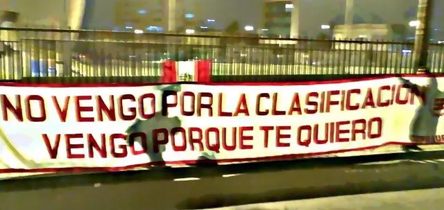 Las banderolas más emotivas que se vio en el estadio. Las banderolas más emotivas que se vio en el estadio.