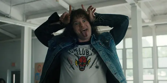 Joseph Quinn como Eddie, Stranger Things 4.
