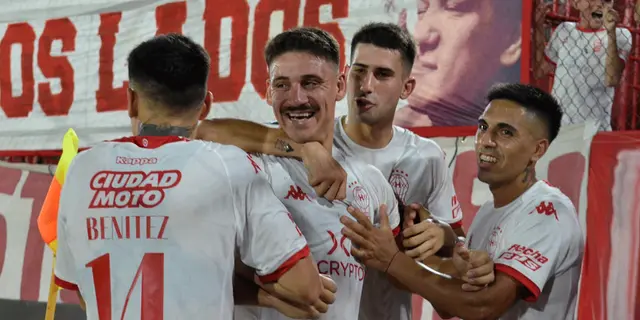 <strong>Huracán celebrando ante Boston</strong>   