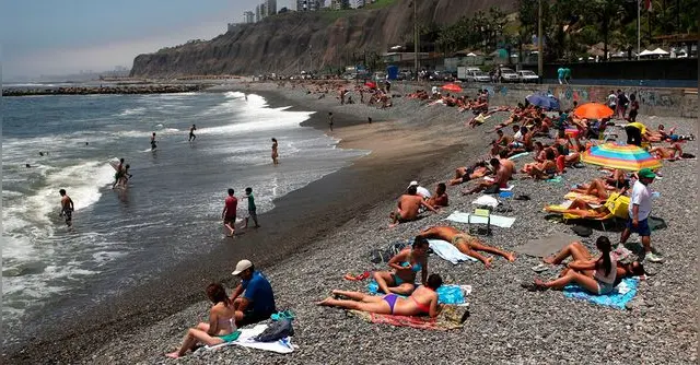 El gobierno ha dispuesto el cierre de playas y toque de queda para evitar el aumento de contagios.   