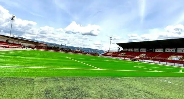 Estadio Héroes de San Ramón, en Cajamarca Estadio Héroes de San Ramón, en Cajamarca