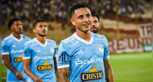 Yoshimar Yotún es la novedad en el once de Sporting Cristal