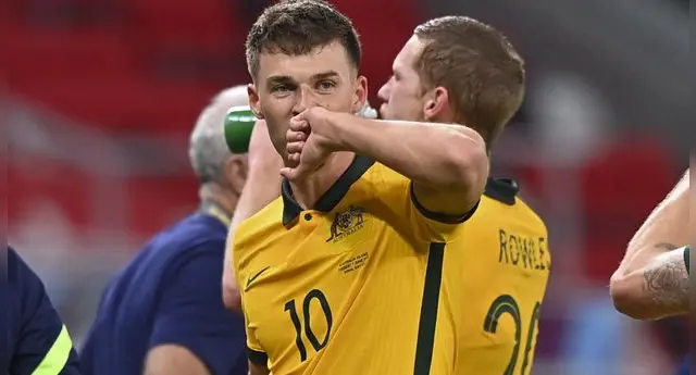 Ajdin Hrustic es el 10 de Australia.